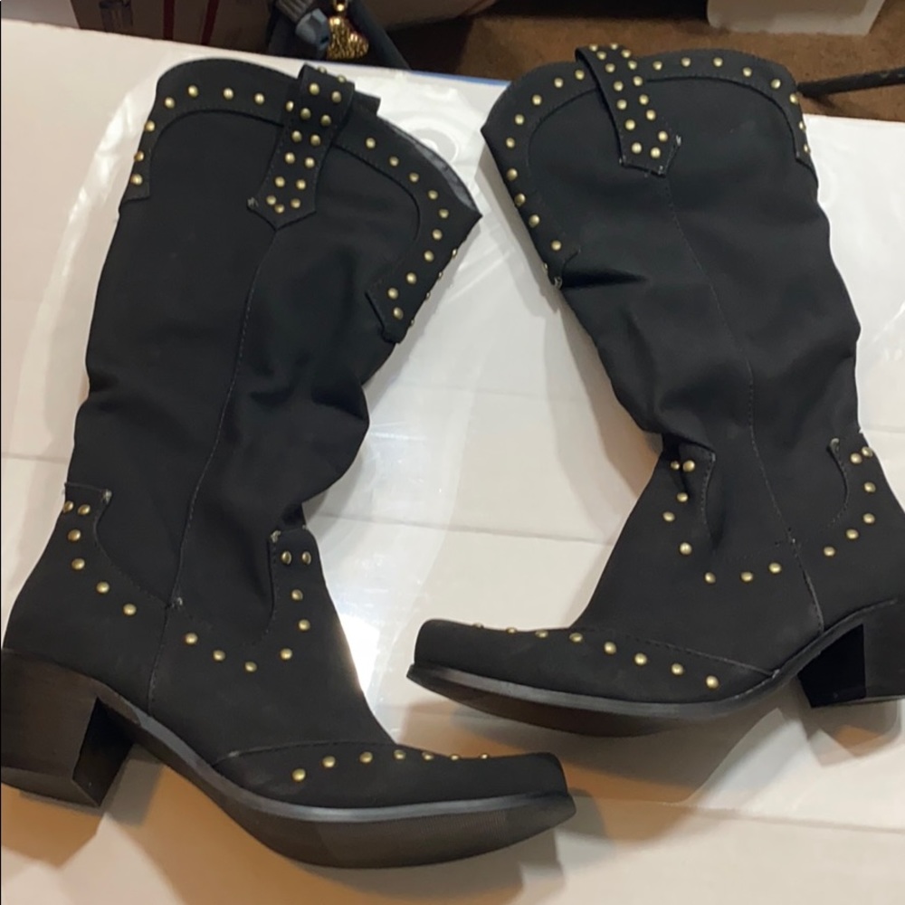 Cowgirl Boots - Picture 4 of 5